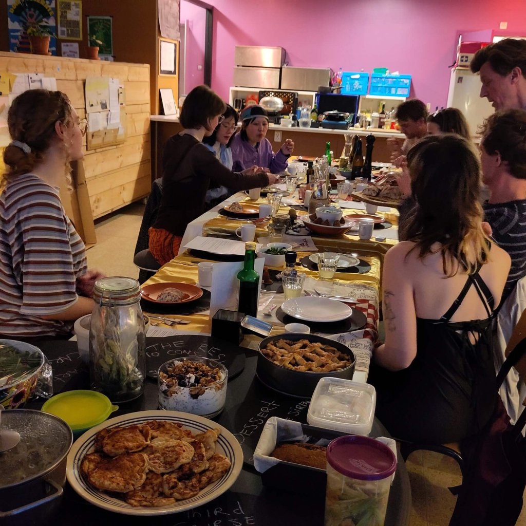 Eettafel tijdens het Diner van Henry Alles